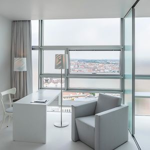 Chambre Confortable Lit Queen-Size